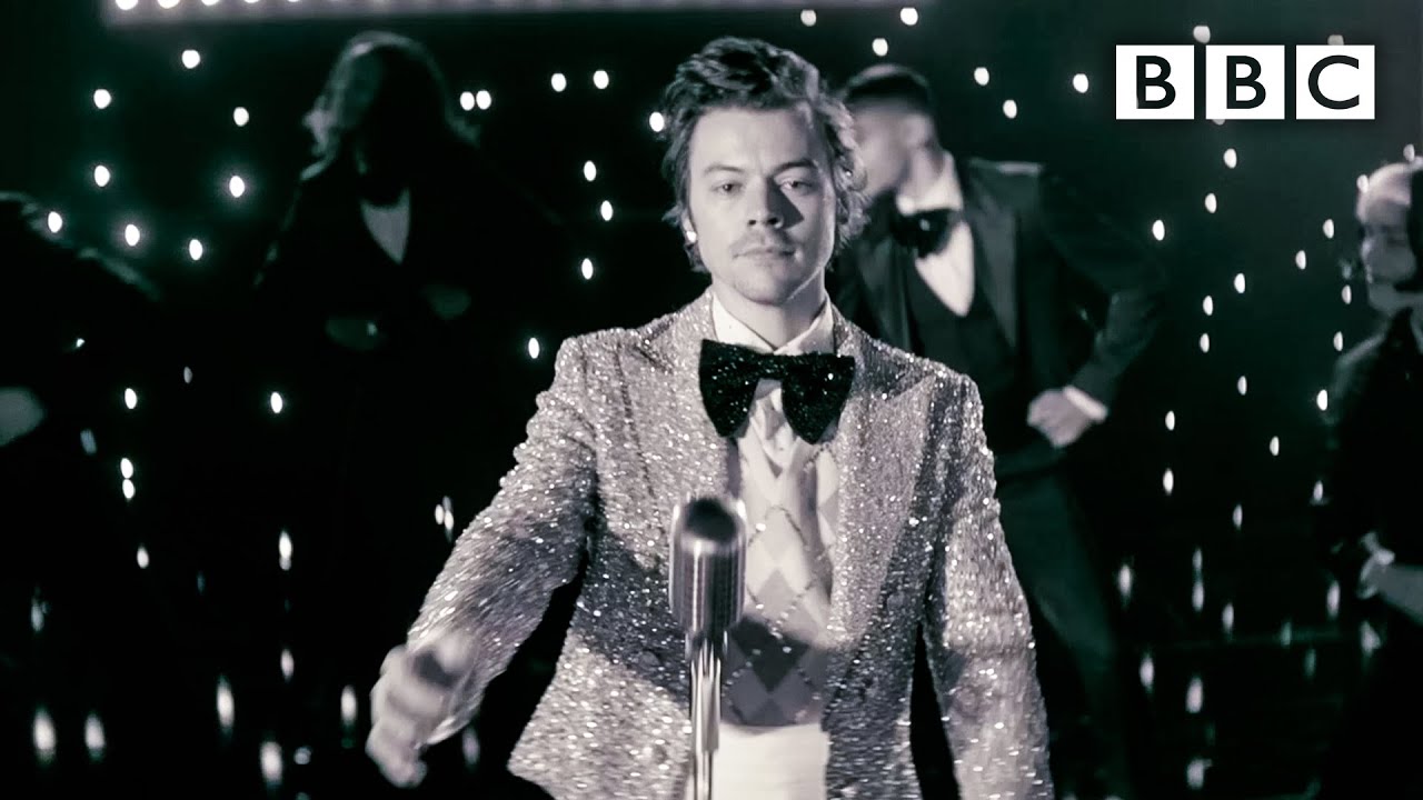 Learn To Dance Like Harry Styles And Phoebe Waller Bridge Bbc Youtube Learn To Dance Like Harry Styles And Phoebe Waller Bridge Bbc Youtube