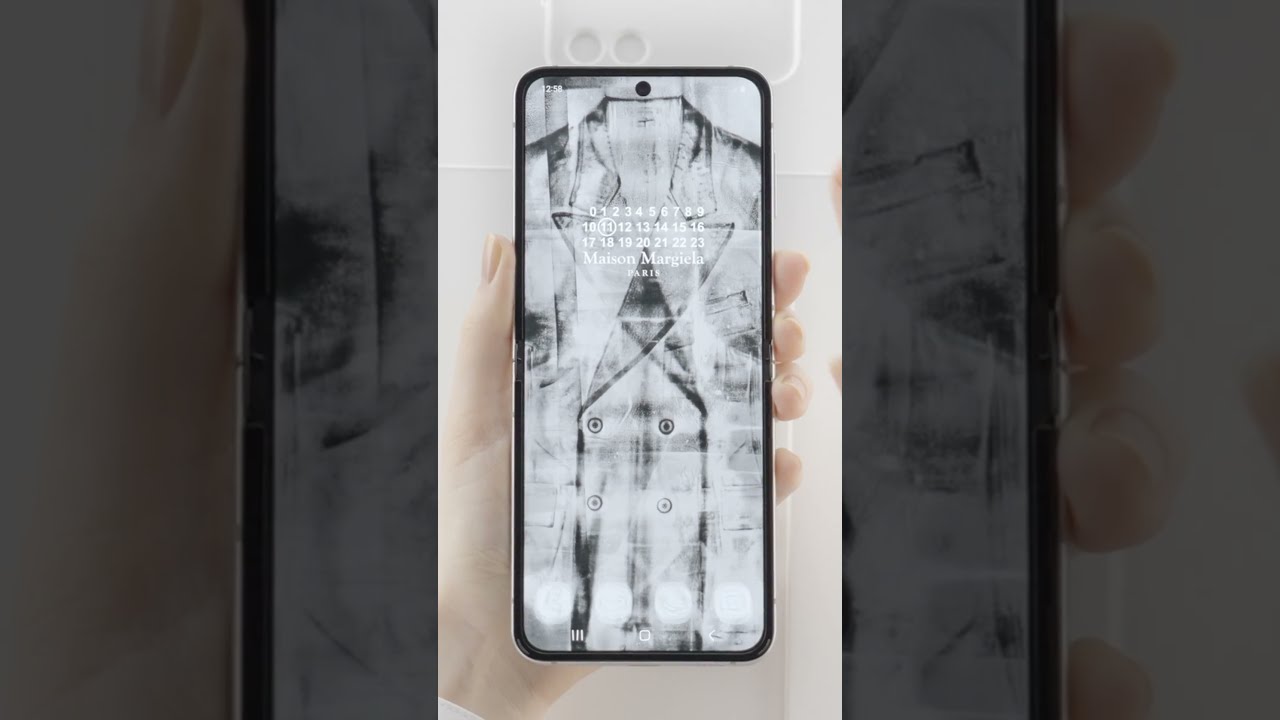 Galaxy Z Flip5 Maison Margiela Edition l Unboxing - YouTube