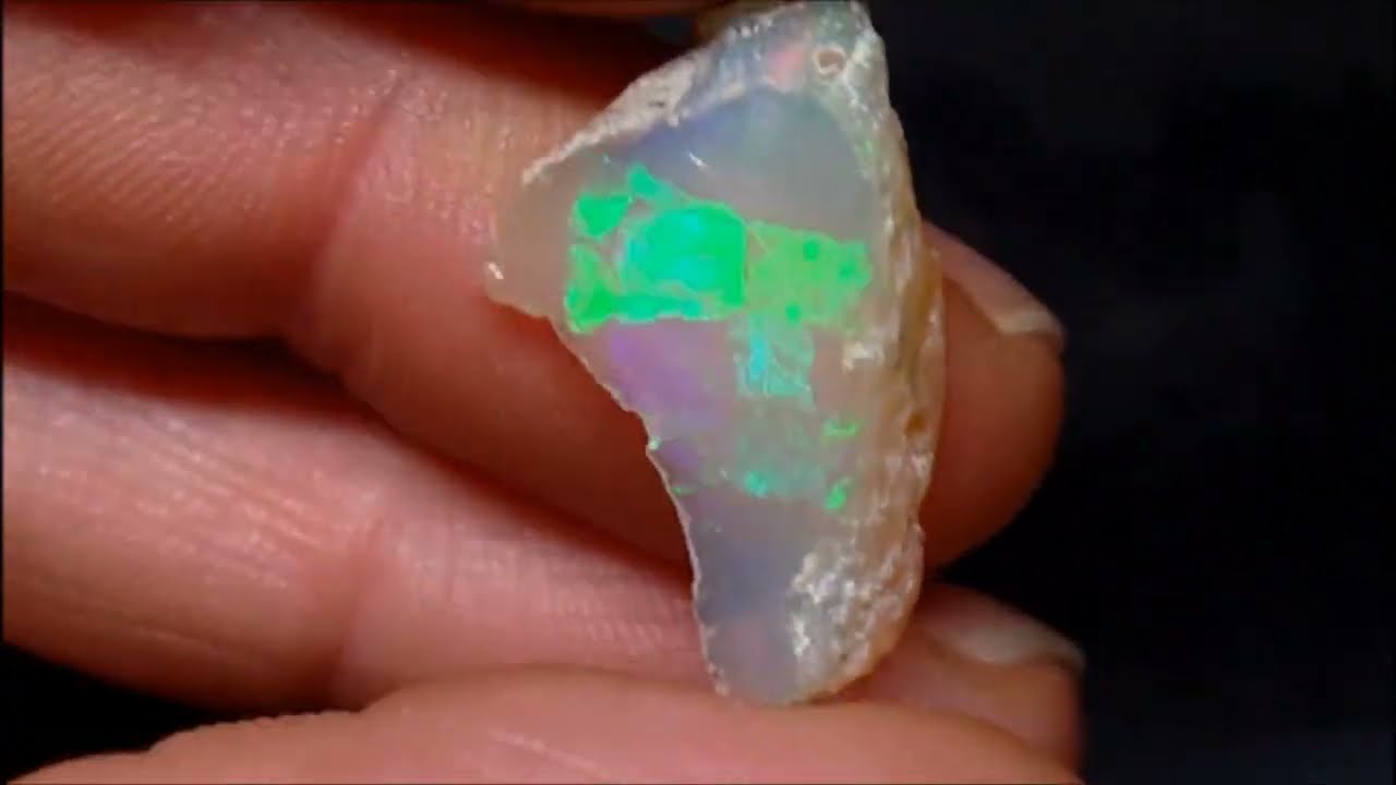 Opale hydrophane éthiopie - Pourquoi cette pierre change devient transparente incolore - OPAL ORION