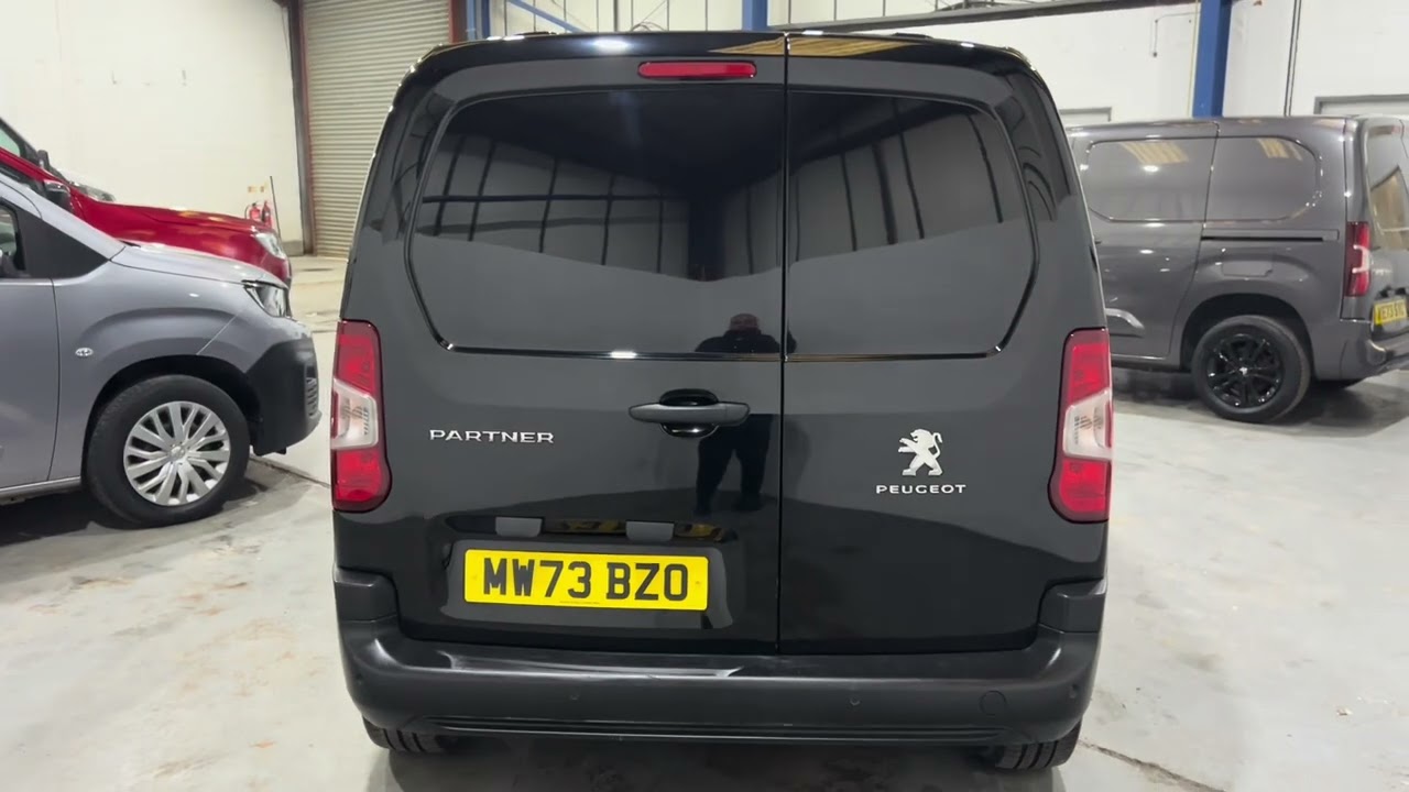2023/73 Peugeot Partner black no VAT