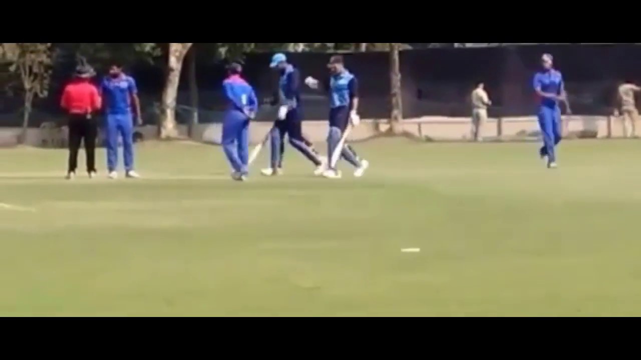 MS Dhoni's Entry On Field | Vijay Hajare Tropy | Mahi Mar Raha hai