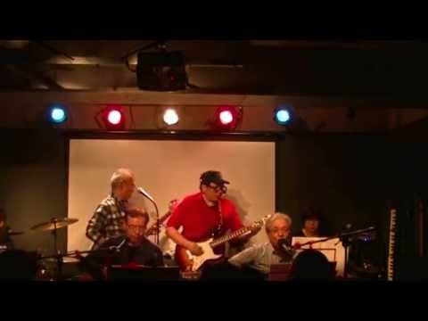 N.S.Peaches 2015-12-05 16.コンクリートの壁にはさまれて