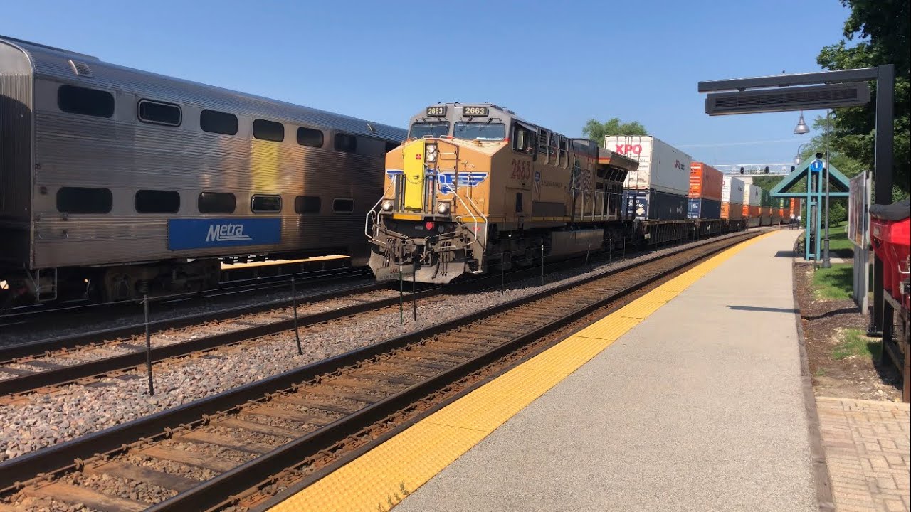 outbound-metra-train-and-up-intermodal-at-winfield-station-il-7-16-23