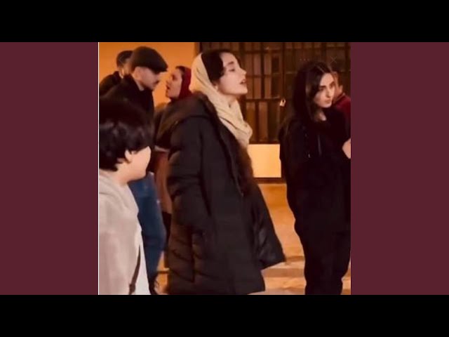 Khodahafez - Sokakta Şarkı Söyleyen İranlı Kız (FULL VERSİON COVER)