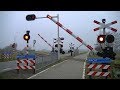 Spoorwegovergang hindeloopen  dutch railroad crossing