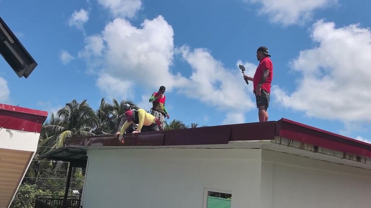 VHEANCY UMIYAK SA HABANG GINAGAWA ANG BAHAY NYA