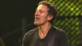 Live in barcelona finds bruce springsteen and the e street band
together, bringing to europe their must-see show fall of 2002. this
video feature...