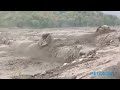 Des lahars font des ravages sur les pentes du volcan semeru en indonsie