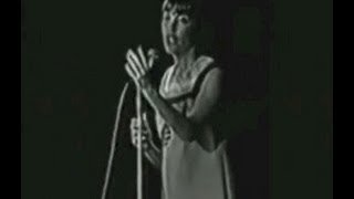 Qu&#39;elle est Belle (English CC) Mireille Mathieu