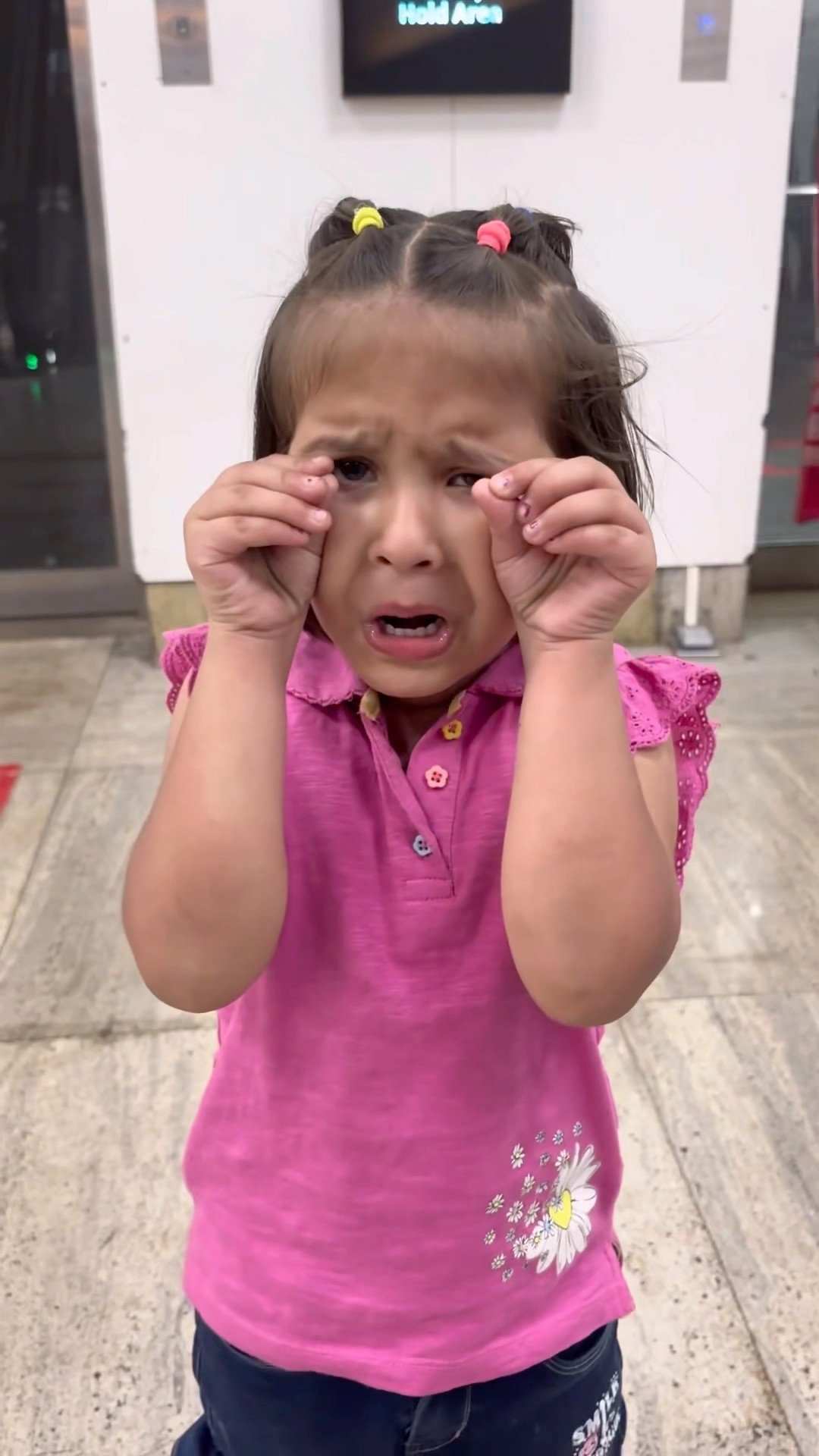 Mumma Vedika ko chhodkar chali gai??