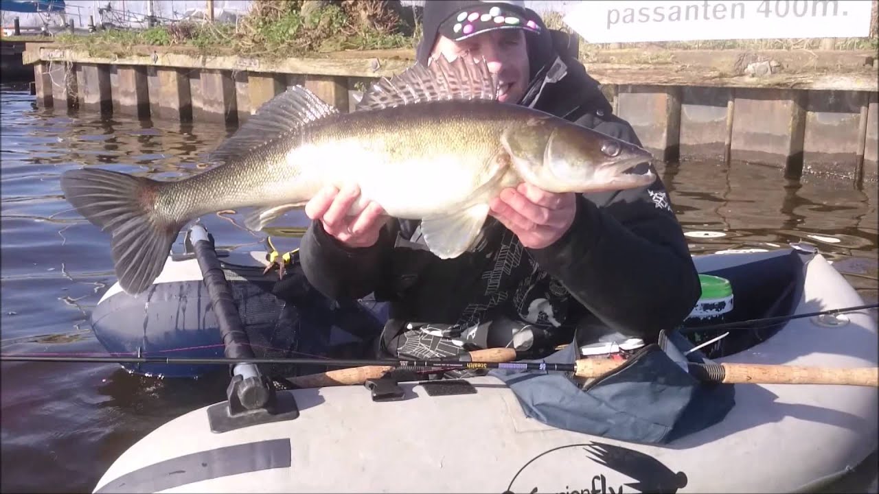 Magic Bait Float with Worms! 