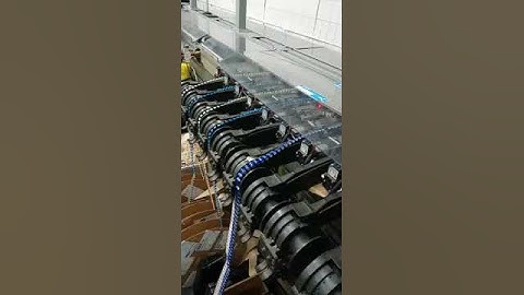 Electronics components feeders for through hole placement