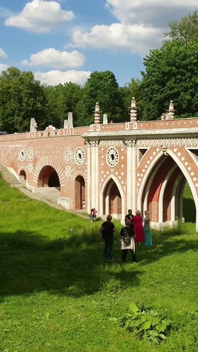 Дворцово-парковый ансамбль Царицыно - один из крупных исторических ...