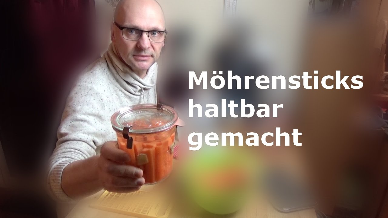 Möhren Ingwer Sticks und Möhrensalat in Salzlake Konservierung Roh und Vegan