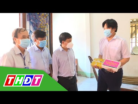 Video Đồng Tháp: Trao tặng thiết bị học online cho học sinh... - YouTube