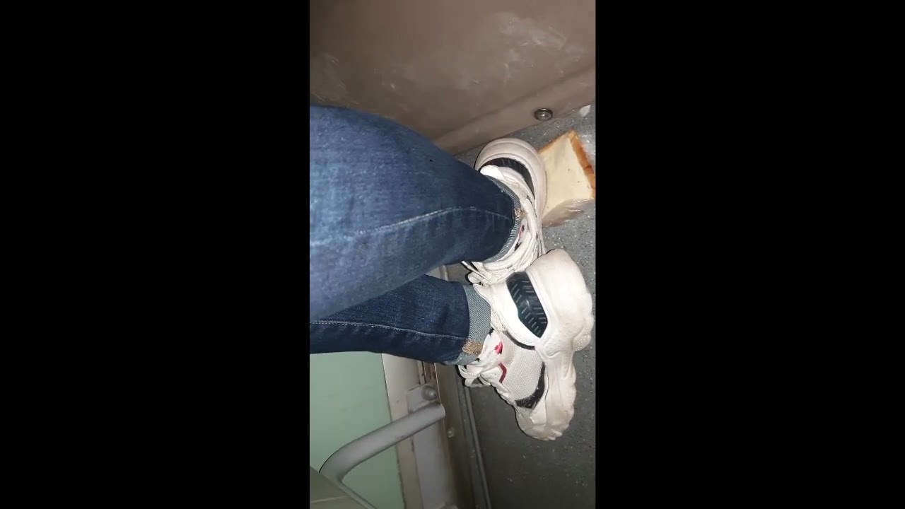 under seat bus bread slice trample