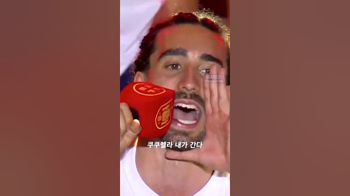 Marc Cucurella eats a paella 😭