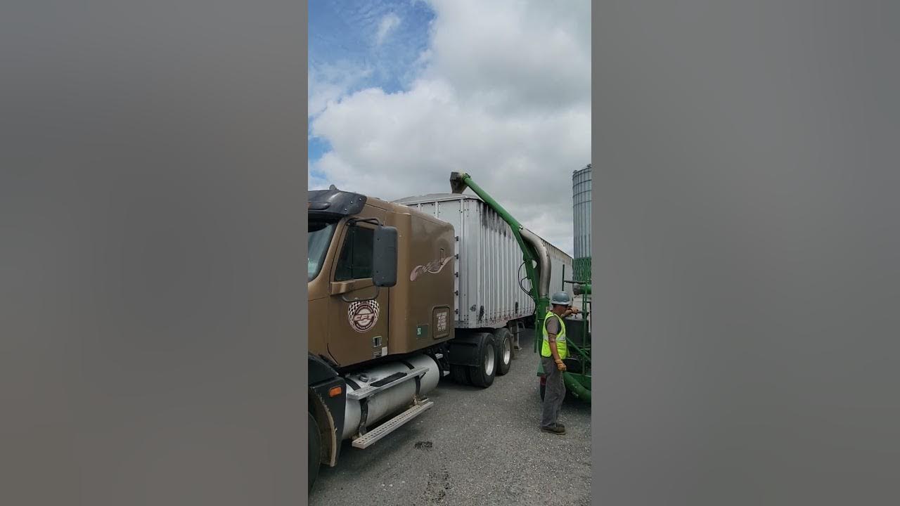 loading-corn-gluten-pellets-from-a-railcar-with-a-vacuum-system-youtube