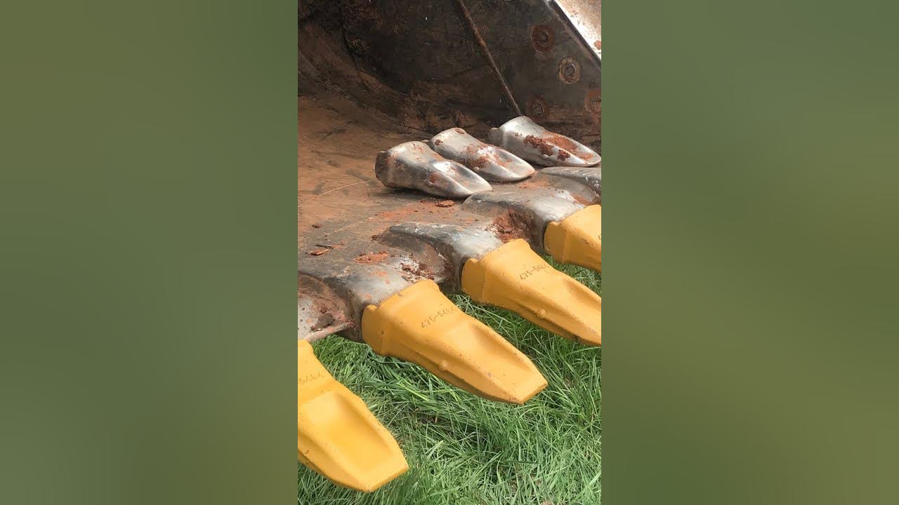 Changing Cat K series bucket teeth on Cat 320 Next Gen YouTube