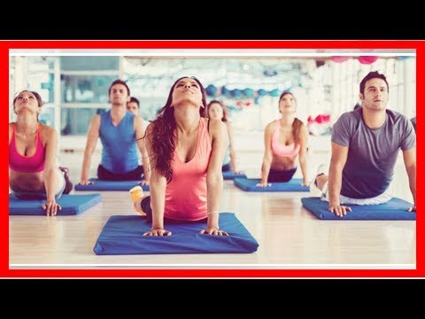 Видео: 8 эффективных асан йоги для сохранения здоровья костей