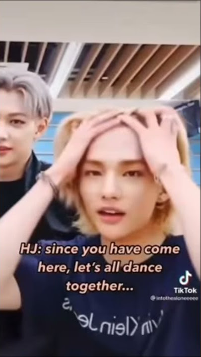 Hyunjin dancing on psycho by Red velvet on crack (ft.Stray kids) #Kpop #Straykids #Hyunjin
