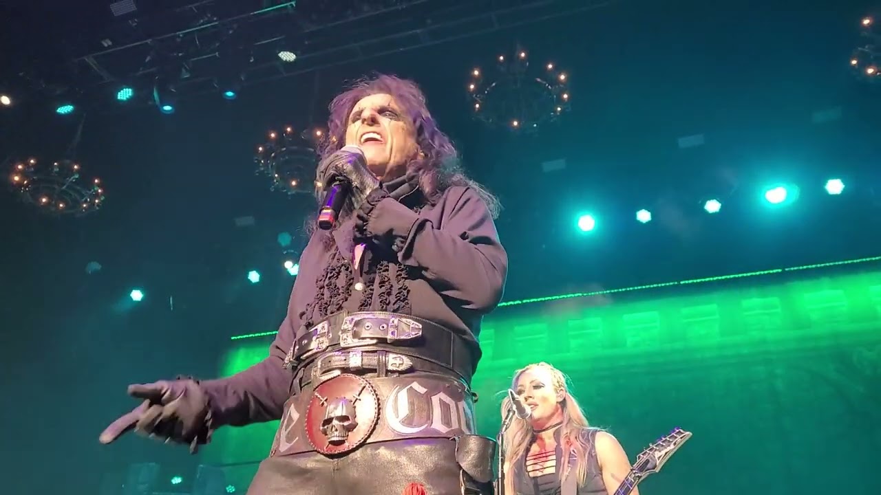 Alice Cooper, Bed of Nails, Seattle, April 20, 2022 YouTube