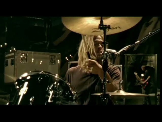 FOO FIGHTERS  -  Wheels