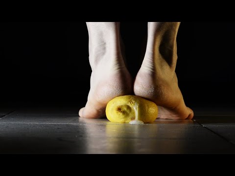 Crushing lemon