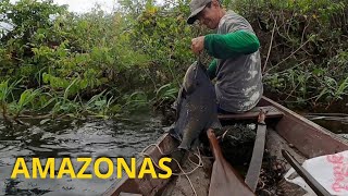 Pesca ribeirinha de espinhel no Amazonas