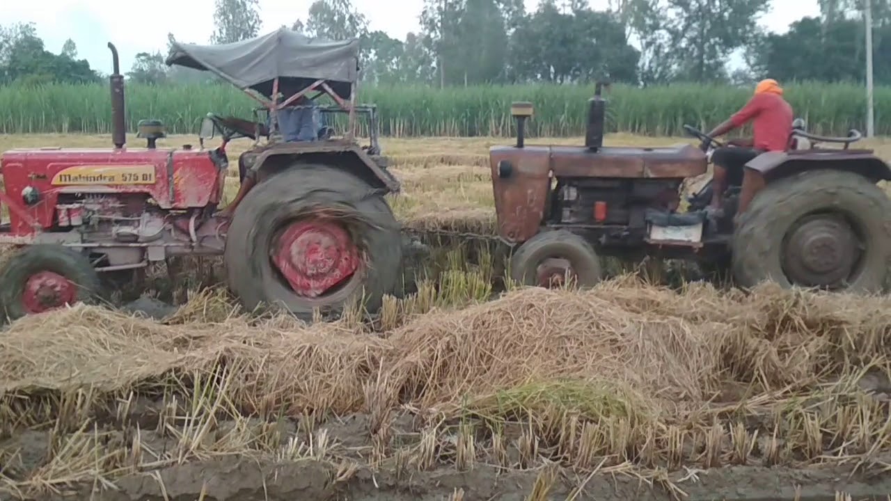 Mahindra tractor me itna dam ki 2,2 tractor ko khich ke le gya please