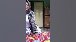 Hijab bunda goyang sange