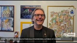 RISSA TRA GIOVANISSIMI: CALCI E PUGNI ALLA STAZIONE DEGLI AUTOBUS | 27/04/2023 screenshot 4
