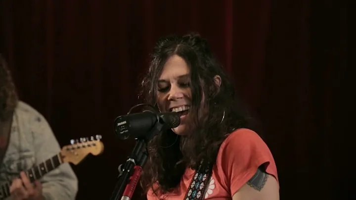 Lilly Hiatt live at Paste Studio on the Road: Nash...