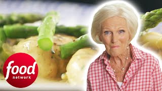 Mary Berry Makes A Succulent Chicken With Asparagus | Mary Berry's Absolute Favourites