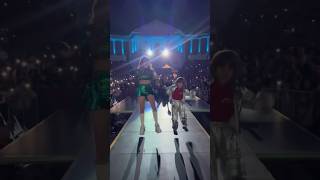 Green, green gras pe scenă la Arenele Romane cu verișoara mea ❤️🥳 #foryou #viral #dance #family