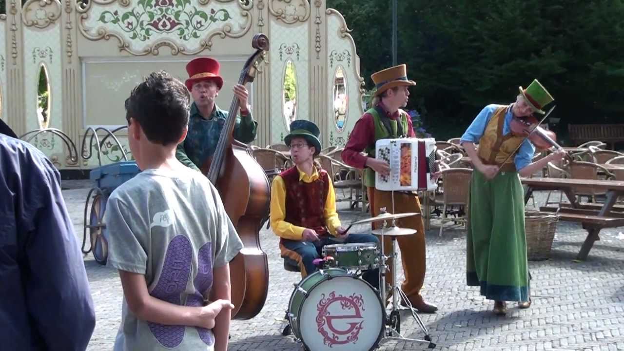 Efteling - Entering the park in 2011 in HD