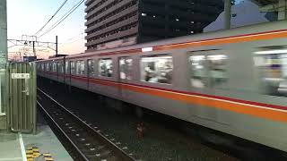 東京メトロ東西線西葛西駅　　　快速通過シーン
