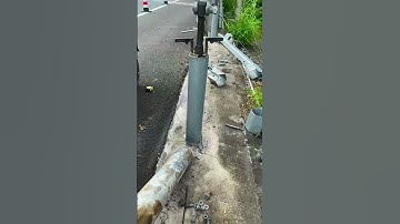The process of removing the guardrail posts- Good tools and machinery make work easy