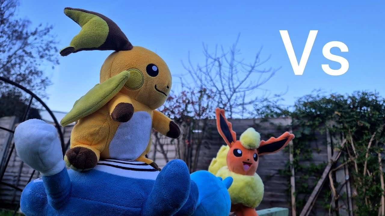 Pokémon Duels Plush | Raichu vs Flareon (Scrapped intro)