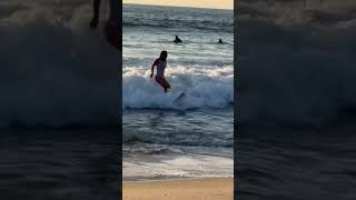 December is flat in La punta Puerto Escondido . But we still surf 😙😘#shorts #surfing #beach