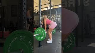 Loirinha Linda Malhando De Shortinho Curto Rosa