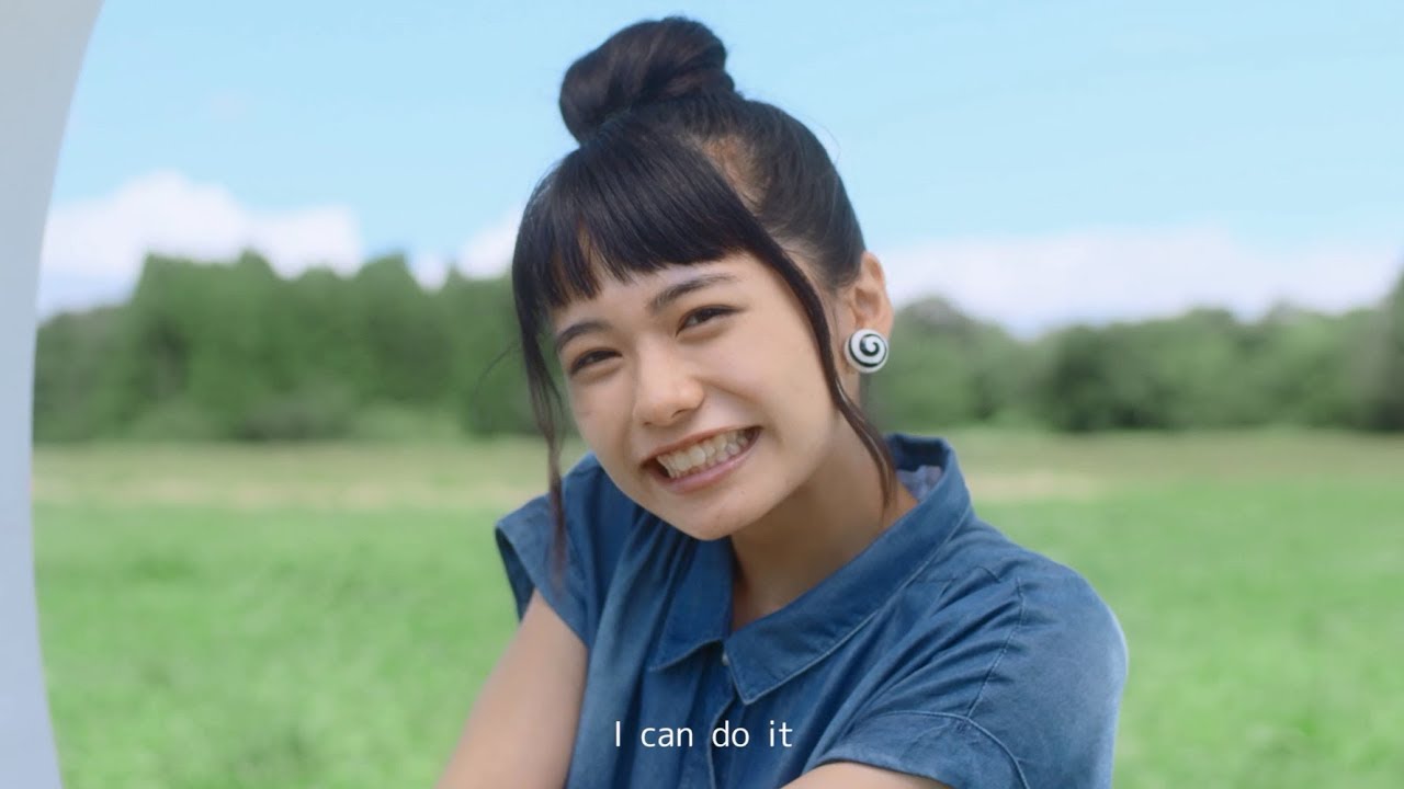 足立佳奈の新曲 フレーフレーわたし Mvにアスリート集結 動画あり 音楽ナタリー