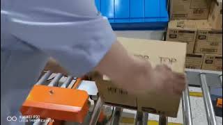 carton box date number coding and marking by online inkjet printer on conveyor belt production line