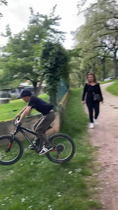 Easy 😅 #7ans #vtt #mtb