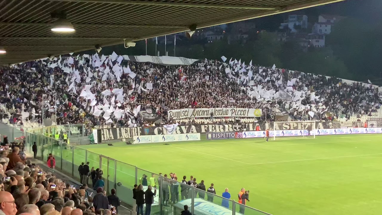 COREOGRAFIA SPEZIA CITTADELLA PLAYOFF SERIE B 2018-2019 CURVA FERROVIA