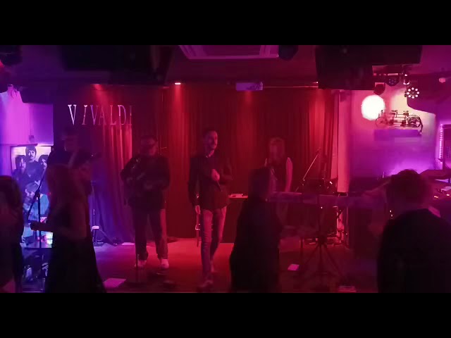 Una noche más divertida y cañera en nuestro local.