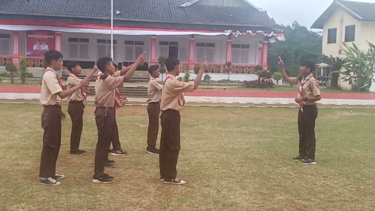 yel yel regu singa smp