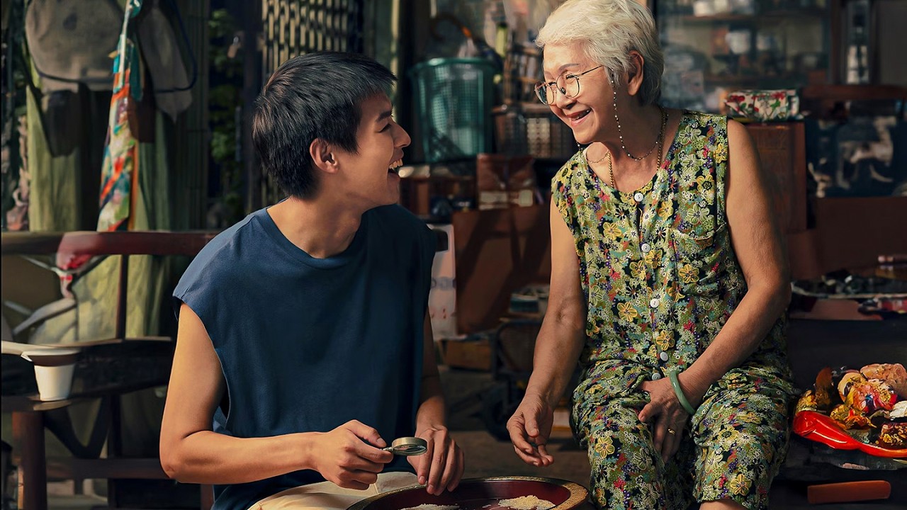 ولد فاشل قرر يهتم بجدته طمعًا في الورث… لكن النهاية كانت صادمة! | ملخص كوري