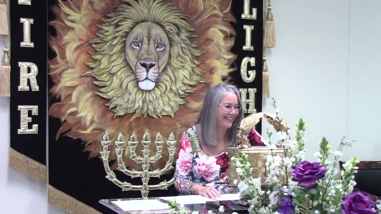 Shaken Out of Satisfaction: Breaking Free from Wealth and Spiritual Laziness, Valerie Richards