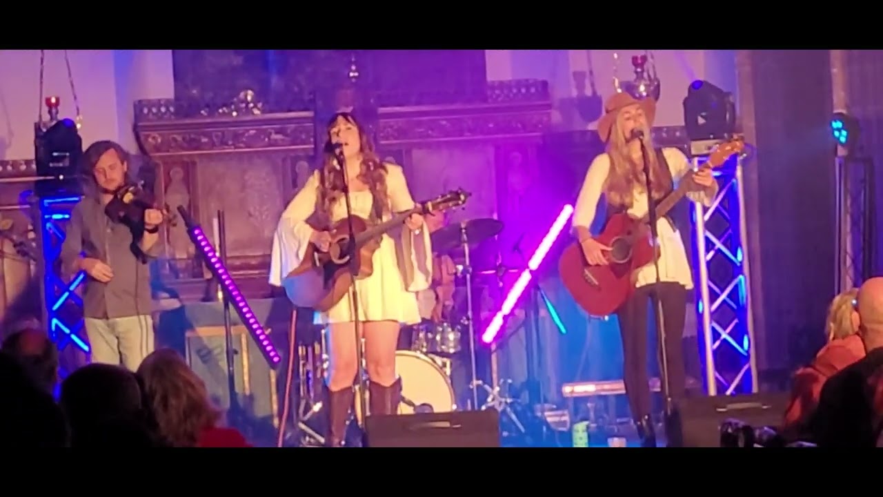 True Foxes - St. Ia's Church - St. Ives 27.09.24